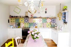 Cucine cucina ad angolo bianca moderna con rivestimento in. Cucine In Muratura Rivestimenti Materiali E Idee Glamcasamagazine