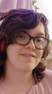 Hazel (@in.the.broom.closet)