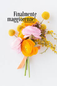 Finalmente Maggiorenne Auguri Buon Compleanno 18 Anni Fiori Ranuncoli Gialli E Rosa Girly Gioiosacosa Su P Buon Compleanno Auguri Di Buon Compleanno Compleanno