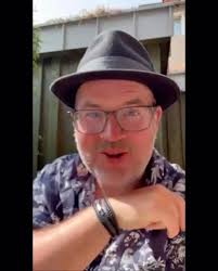 🎉 Im September feiern wir mit Björn Heuser unsere kölsche Firetage! 🔥🍻,  Er schickt euch hier persönliche Grüße