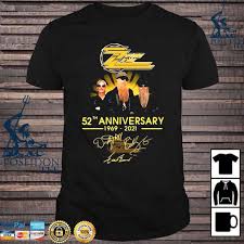 The band and its members went through several reconfigurations throughout 1969, achieving their current form when hill replaced bassist billy. Zz Top 52 Anniversary 1969 2021 Signatures Shirt Ladies Tee Hoodie And Tank Top