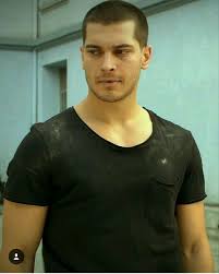 Epingle Par Ana Paula Pina Sur Cagatay Ulusoy