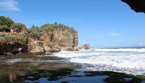 Menelusuri pantai di gunung kidul yogyakarta seperti tiada ujungnya. Liburan Ke Pantai Ngobaran Jogja Serasa Berada Di Pulau Dewata