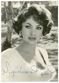 Gorgeous short hair inspo for thin hair, thick hair, and beyond. 1960s Hairstyles And Haircuts 27 1960s Hair 1960 Hairstyles Vintage Short Hair