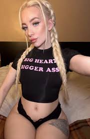 Uncensored Charlotte_99xx OnlyFans model's hot pics