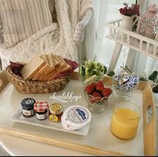 Pin By Mashael Abdullah On Breakfast Table Setting In 2020 Breakfast Table Setting Breakfast Tray Food