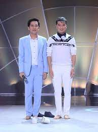 Do đó số cd của anh được phát hành rất nhiều nên giọng ca lam trường mau chóng trở thành quen thuộc với thính giả khắp nơi. Chiá»u Cao Cá»§a TrÆ°á»ng Giang La Bao Nhieu