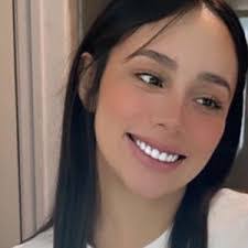 Sally Cabrera's Instagram, Twitter & Facebook