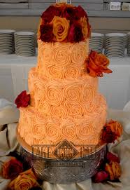 A Rose Swirl Wedding Cake Done In Coral Buttercream Completed With Real Roses I Really Like The Colors On This One Lake Union Gateau Cupcake Cupcakes Gateau