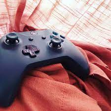 Despite me caring for the controllers carefully the usb ports on all 4 controllers have failed. The Worst Thing About My Xbox One Is Its Reliance On Batteries The Verge