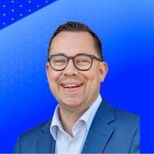 💙 This team 💙 Had a successful H1 by collaborating as a true go-to-market  team. Wearing multiple hats, as we're still small, however mighty. Is  jointly driven by our OpenSpace mission to… |