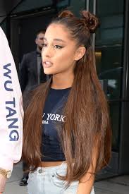 My actual hair is so broken it looks absolutely ratchet i tried wigs they looked ridiculous, the singer explains by cinya burton jan 22, 2014 6:33 pm. Ariana Grande Just Dyed Half Her Hair Bleach Blonde And She Looks So Freakin Good Ariana Grande Hair Color Ariana Grande Hair Hair Styles