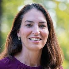 Kelly Mcgovern's Instagram, Twitter & Facebook