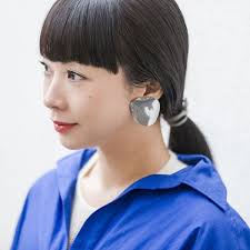 40代髪型 ぱっつん前髪 なら顔立ちくっきり 40代の髪型 ヘアカタログ 大人のおしゃれはヘアスタイルから mi mollet ミモレ 明日の私へ 小さな一歩 黒髪ぱっつん 前髪ぱっつん ボブ ぱっつん前髪