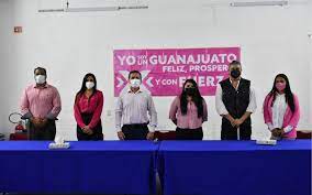 Nacimos a la vida política del país, sin el apoyo de personajes que están en el poder en instituciones. Presentan Al Comite Directivo Municipal Del Partido Politico Fuerza Por Mexico El Sol Del Bajio Noticias Locales Policiacas De Mexico Guanajuato Y El Mundo