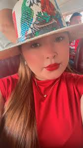 Hola buenos días alguien que haga pasteles por encargo en colinas que me  pueda brindar su número por favor