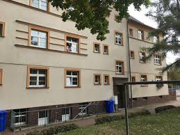 Kostenlose wohnungsbörse für mieter und vermieter in glauchau kostenlos wohnungen und wg's in glauchau suchen und inserieren mit bildern. 3 Zimmer Wohnung Zu Vermieten Kantstrasse 2 08371 Glauchau Mapio Net