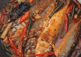 Tata ikan di atas kukusan, beri sekat ikan lainnya dengan daun salam. Resep Tauco Ikan Kembung Cara Masak Tauco Ikan Kembung Yang Lezat Sekali Resepbulgogi