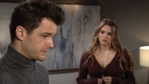 The Young And The Restless' Spoilers: Summer Newman (Hunter King) Continues  To Stand By Kyle Abbott (Michael Mealor) No Matter What