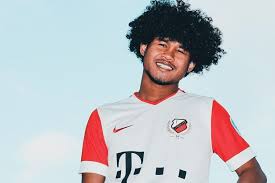 Jersey merah putih namun, bagus kahfi tetap bangga dengan penampilan debutnya di belanda. Fc Utrecht Mulai Jual Jersey Bagus Kahfi Ini Harga Dan Cara Membelinya Halaman All Kompas Com