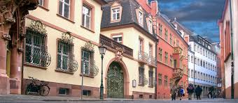 Helfen sie uns dabei unseren service zu verbessern und teilen sie uns anregungen, ihre wünsche und ihre. Contact Always Here For You Sparkasse Freiburg Nordlicher Breisgau
