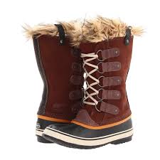 Met de rubberen buitenzool en de textielen binnenvoering heb je gegarandeerd warme voeten met dit koude weer. The Sorel Joan Of Arctic Boot Review Detailed Information