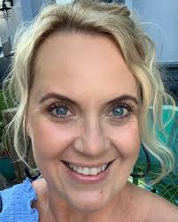 Good afternoon, y'all! My name is Robyn Luna and I recently moved to the  area with my little family! I'm dropping in to introduce myself & share  what I have to offer