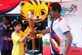 Larian obor sukan sea 2017 (dikenali kl2017) kini di negeri perak dengan melalui beberapa daerah seperti kerian, larut matang, bagan datuk, tapah lebih unik lagi apabila obor tersebut akan dibawa berakit di tasik banding pada 12 julai. Gallery Yakeb