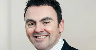 Peter Alan celebrates near record results