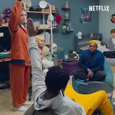 So not worth it, uluslararası bir üniversite yurdunda ikamet eden öğrencilerin sevgisi ve dostlukları hakkında bir sitcomdur. Netflix So Not Worth It Teaser Facebook