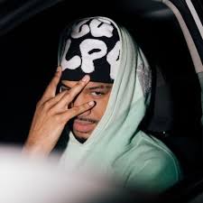 Tariq Andrews (@Vibeshootz)