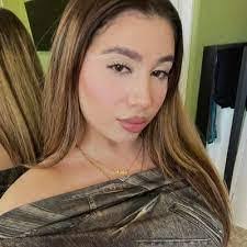 Kara Bruner's Instagram, Twitter & Facebook