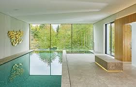 Schwimmbad Mit Viel Niveau Schwimmbad De Hallenbad Innenpool Schwimmbader