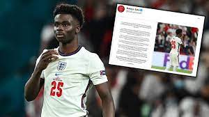 Even greater cheers erupted when the. Eine Traurige Realitat Bukayo Saka Kritisiert Soziale Medien Wegen Rassismus Nach Em Finale Sportbuzzer De