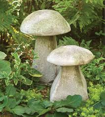 Concrete Toadstool Mushroom Garden Stools As Seen At Charleston Gardens Idees Jardin Jardinage Et Jardins