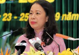 Sau 9 năm làm phó chủ tịch rồi chủ tịch hội liên hiệp phụ nữ tỉnh an giang, bà lần lượt đảm nhiệm các chức vụ: Vphtuf Dahwtwm