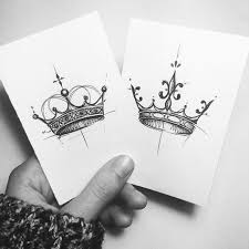 Tatuajes En Pareja Tatuajes Simbolios Para Parejas Tatuajes Iguales Para Parejas Coronas Tatuajes Para Parejas Frases T Tattoos Queen Tattoo Couple Tattoos