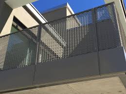 Streckmetall Fur Architektur Und Industrie Sennrich Ag Streckmetall Balkon Gelander Design Balkongelander Metall