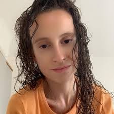 Julie Mayne's Instagram, Twitter & Facebook