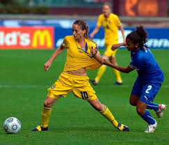 Nicknamed kosse, asllani is a proficient striker, possessing great speed and technique in her game. Kosovare Asllani Swe Fotos Fussballzz De