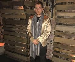 The official instagram account of louis vuitton. Hajrovic Ima Modu U Rukavu U Novoj Kombinaciji Setao Monte Carlom Sportsport Ba