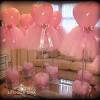 All you need to make these cupcake toppers is pink streamers, ribbon, white cardstock paper, and sticks. 1