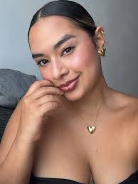 Photodump de agosto versión selfies 🤭 1. Empecé agosto cenando al lado del  mar en un pueblito hermoso 2. Creaciones de hace 2.000 años 3. Qué bonita  Barcelona desde Tibidabo 🎡 4.