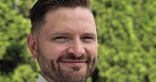 Elliot Mann announces candidacy for Edina School Board