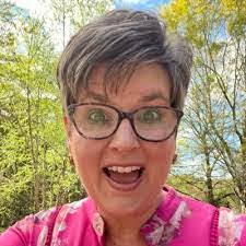 Beverly Mieure's Instagram, Twitter & Facebook