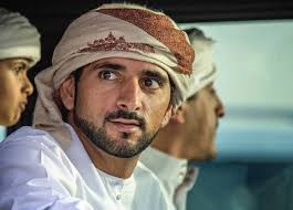 منذ تولي الشيخ محمد بن راشد الحكم في إمارة دبي في 4 يناير 2006، قام بإصلاحات رئيسيّة على صعيد حكومة دولة. ÙˆÙ„ÙŠ Ø¹Ù‡Ø¯ Ø¯Ø¨ÙŠ ÙŠÙ†Ø´Ø± ÙÙŠØ¯ÙŠÙˆ Ø§Ø«Ù†Ø§Ø¡ Ù‚ÙŠØ§Ø¯Ø© Ø³ÙŠØ§Ø±ØªÙ‡ Ù…Ø³ØªÙ…ØªØ¹ Ø§ Ø¨Ø§Ù„Ù…Ø·Ø±