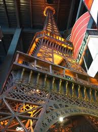 Terletak di jalan gatot subroto nomor 2819, cibangkong, batununggal, bandung, trans studio bandung siap memanjakan pengunjung dengan berbagai wahana permainan. Mini Eiffel Tower At Trans Studio Bandung The First Time I Ve Been There So Excited