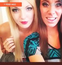 Who does cookie cakes?