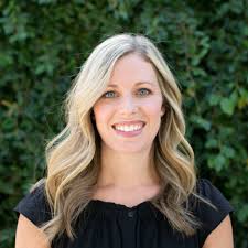 Sarah Dixon's Instagram, Twitter & Facebook