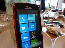 Nokia Lumia 610 NFC ist das erste ...